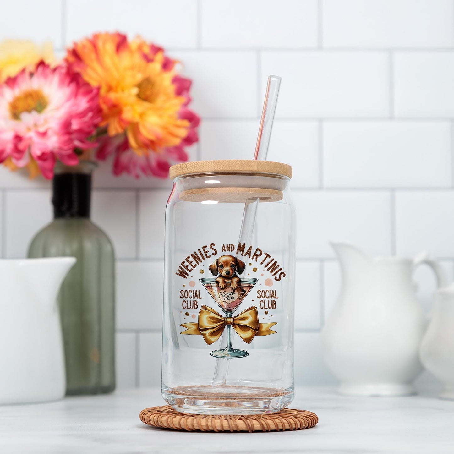 Salchichas y martinis PNG